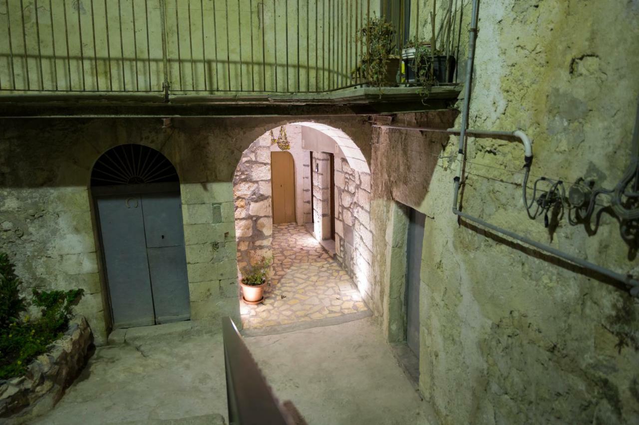 Villa Casa Arco Antico Caltabellotta Exterior foto