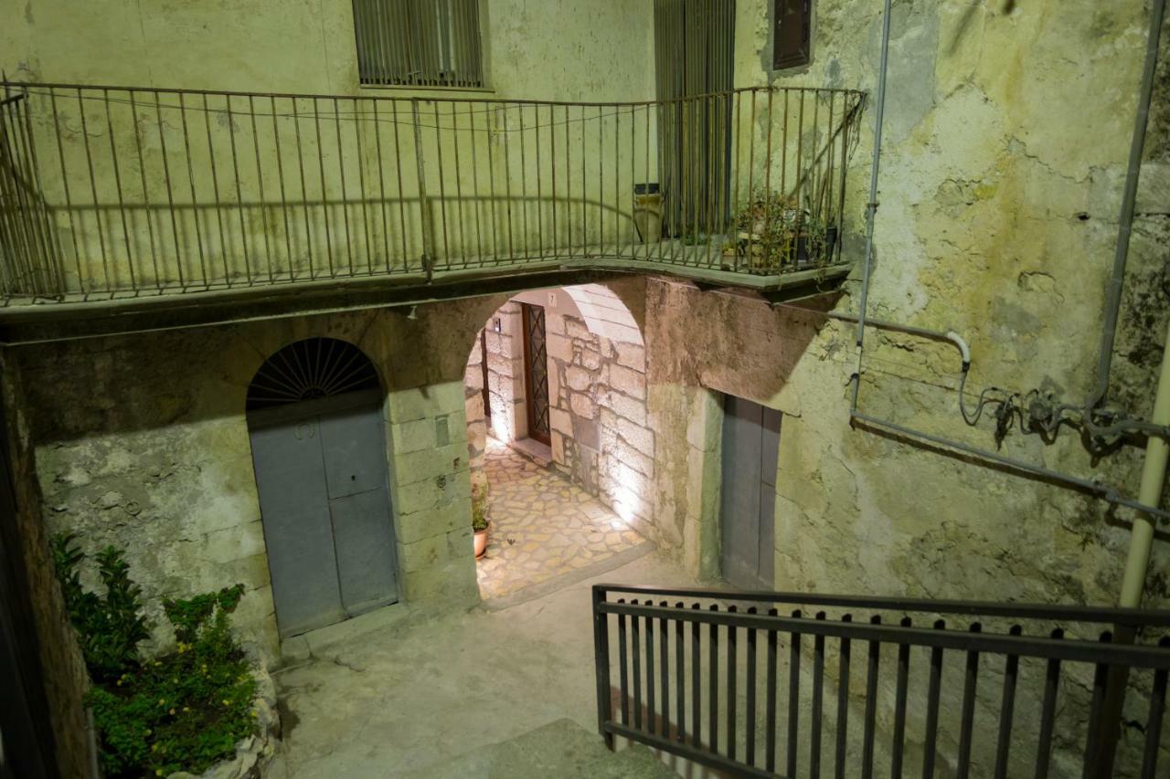Villa Casa Arco Antico Caltabellotta Exterior foto